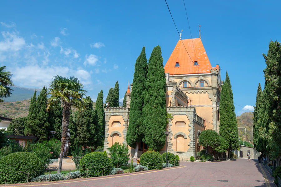 дворец гагариной утес